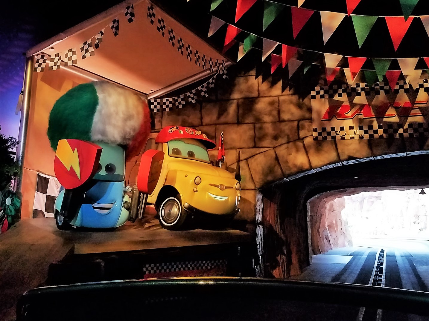 Radiator Springs Racers | Disney California Adventure