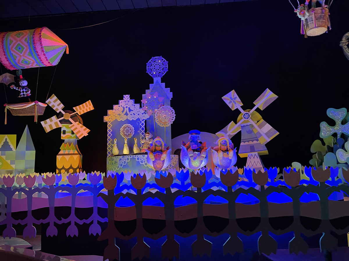 "it's a small world" Disneyland